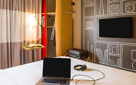 Ibis Sion
